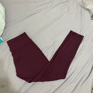 Maroon leggings